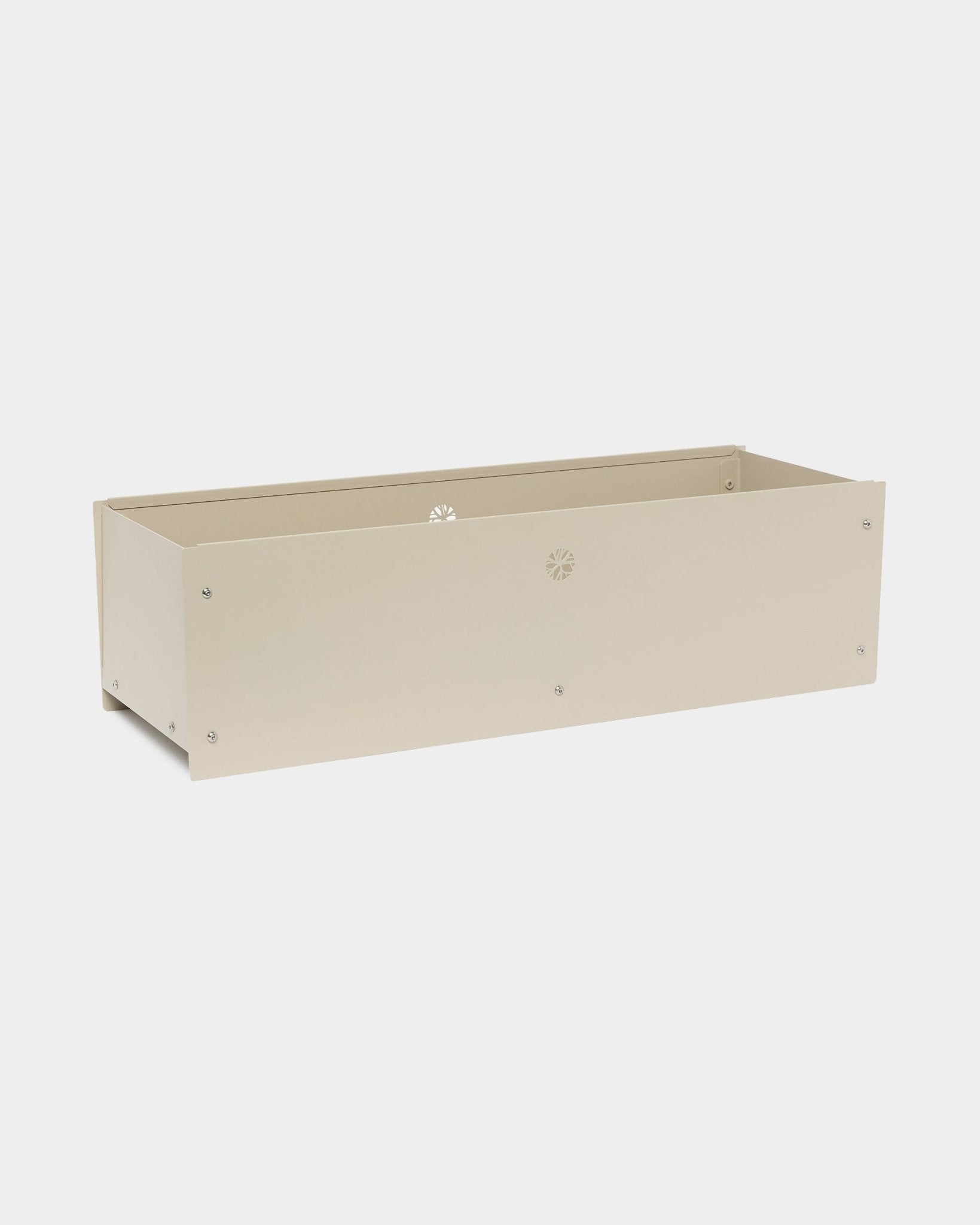 Nell | Metal Box / BM2 en beige par WoodUpp : cache-pot rectangulaire en steel thermolaqué beige, avec ouvertures latérales small, sur fond blanc uni.